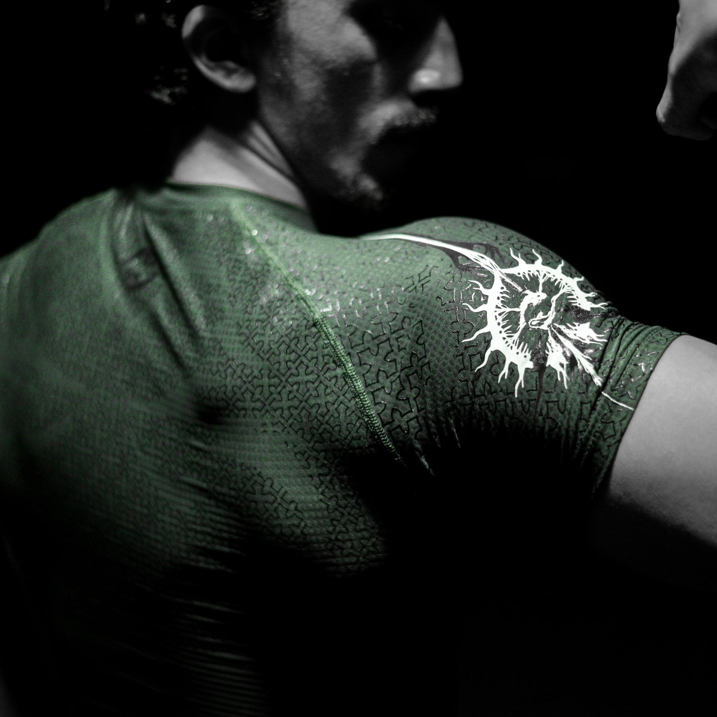 THE NOX - Crocodile-Tech™ Compression Shirt