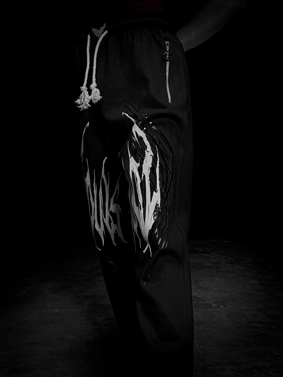 DARK AURA OVERSIZED TROUSER
